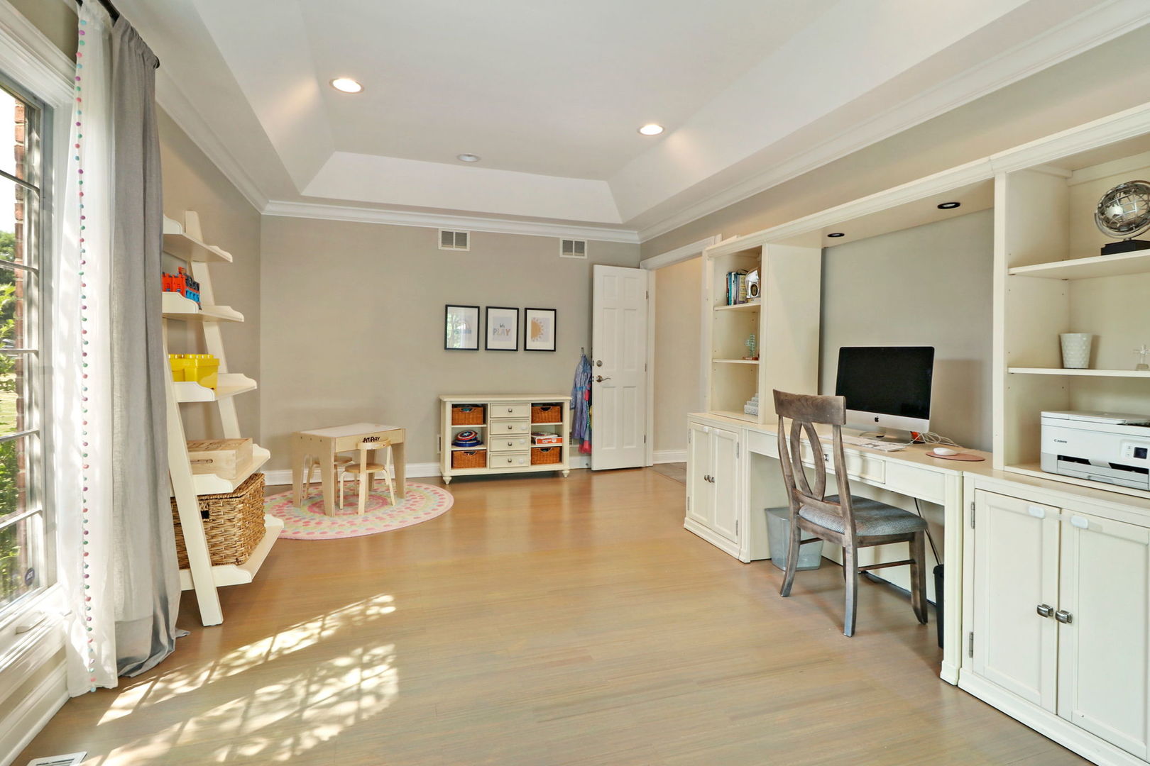 31 Overbrook Road South Barrington, IL 60010 - Photo 21 of 65 a living room with furniture and a flat screen tv
