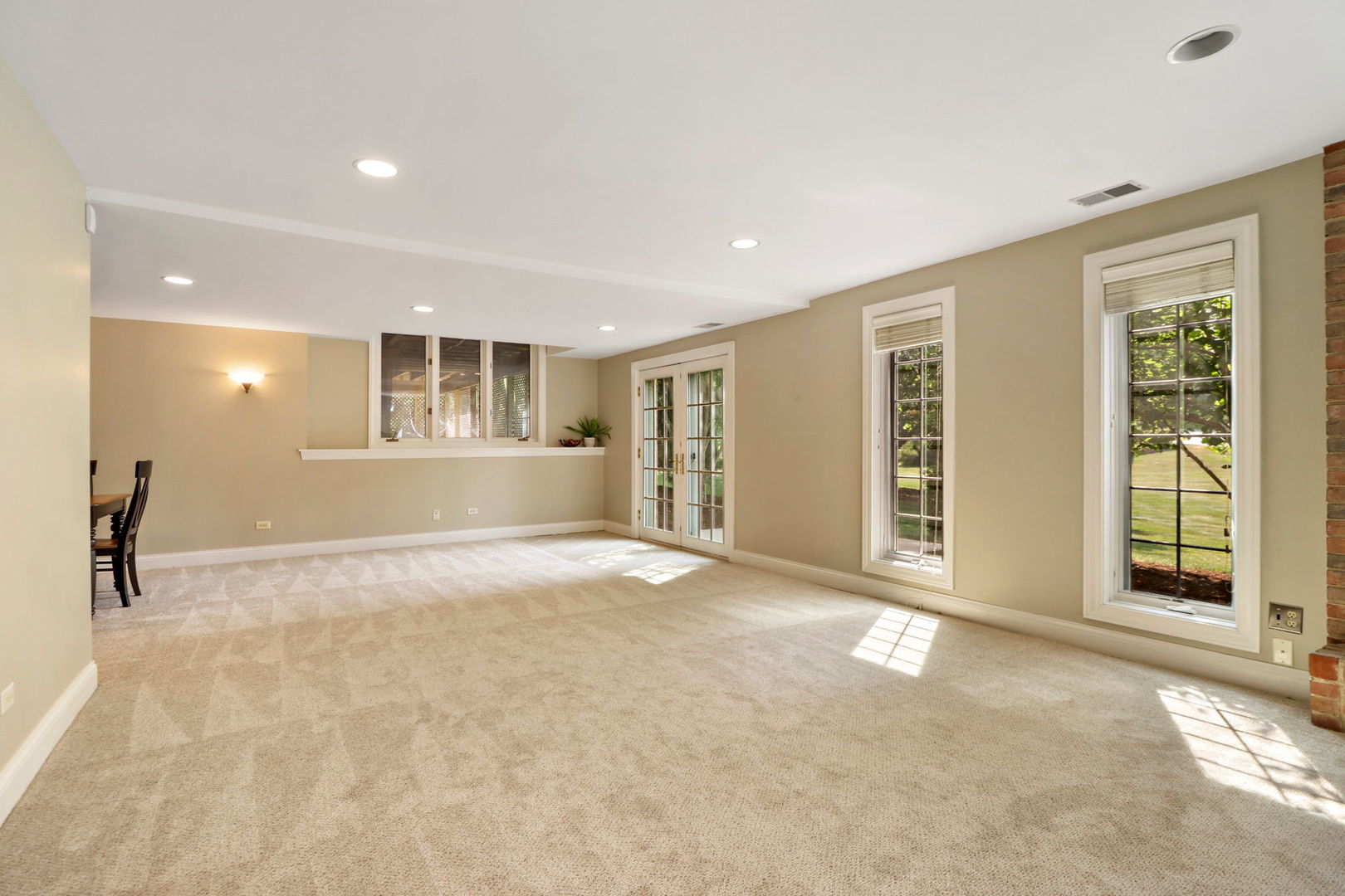 31 Overbrook Road South Barrington, IL 60010 - Photo 43 of 65 a view of an empty room with a window