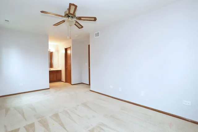 $1,850 | 675 Greenfield Court, Unit D2, Bartlett, IL 60103