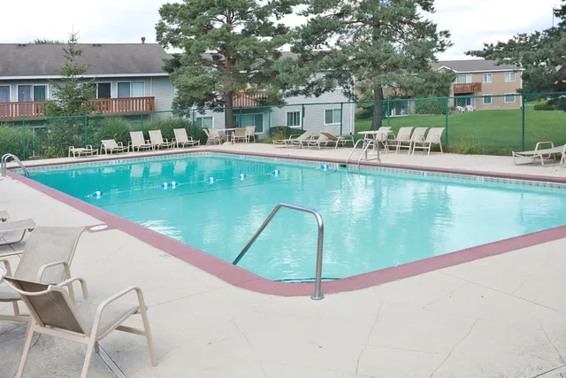 $1,850 | 675 Greenfield Court, Unit D2, Bartlett, IL 60103