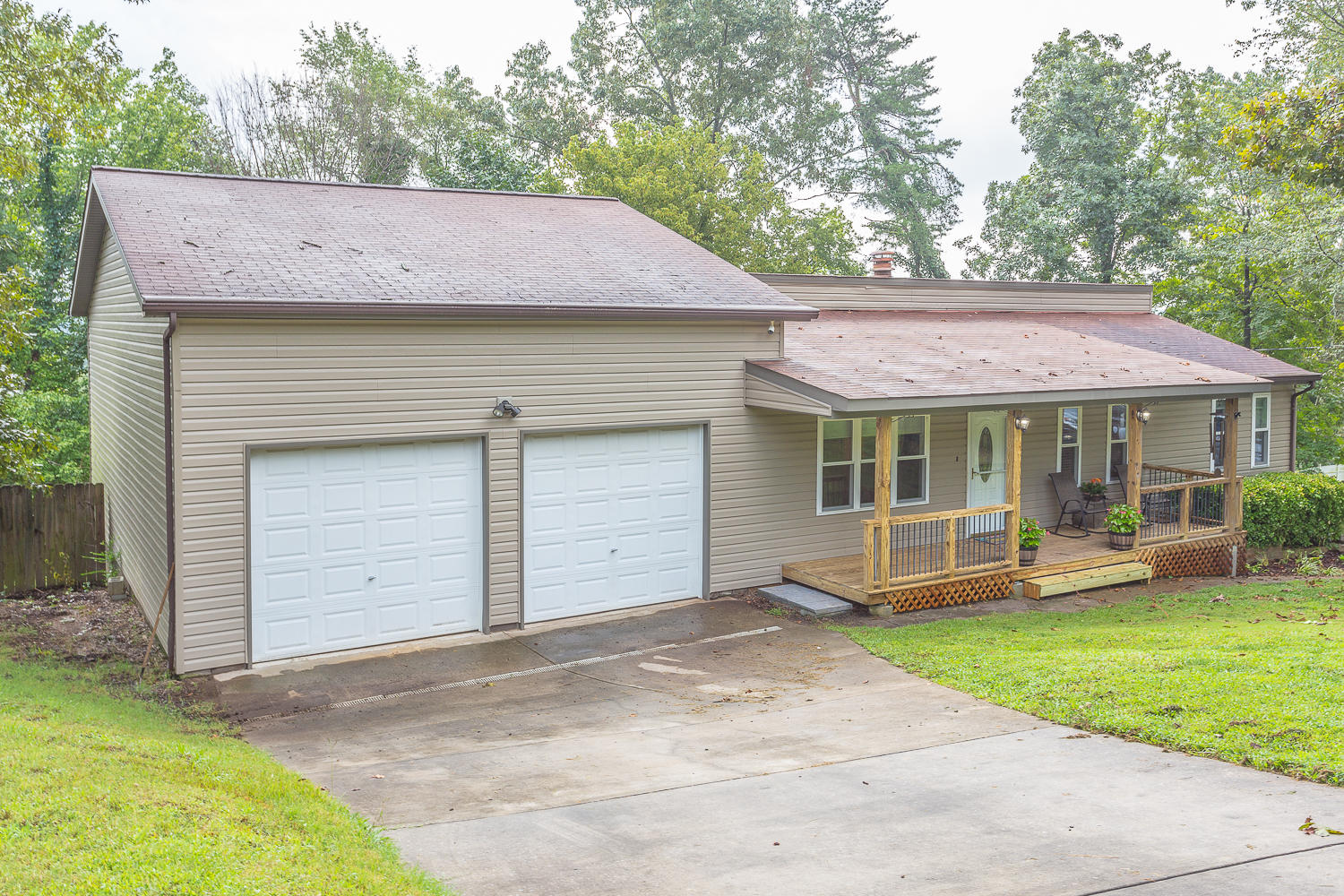 2023 Bice Road Soddy Daisy, TN 37379 - Photo 2 of 54 2023 Bice Road-5