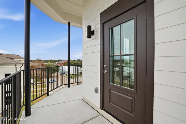$995,000 | 124 Court Street, Unit 402, Bay St. Louis, MS 39520