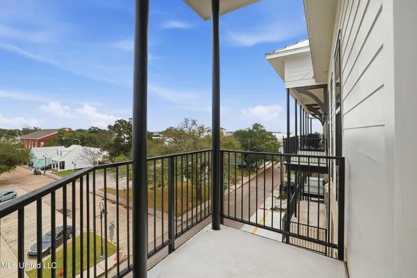 $995,000 | 124 Court Street, Unit 402, Bay St. Louis, MS 39520