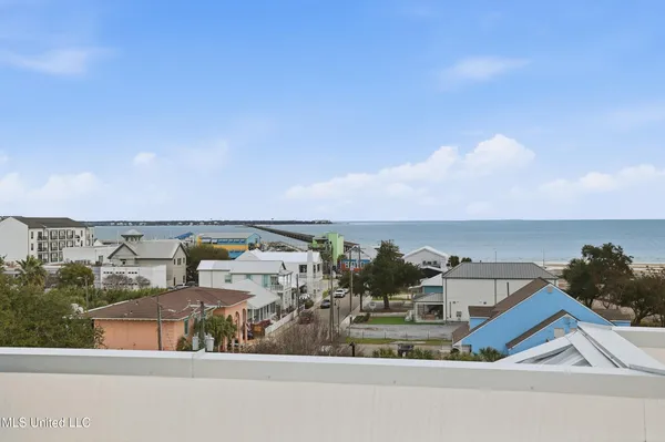 $995,000 | 124 Court Street, Unit 402, Bay St. Louis, MS 39520