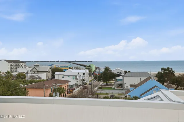 $1,075,000 | 124 Court Street, Unit 402, Bay St. Louis, MS 39520