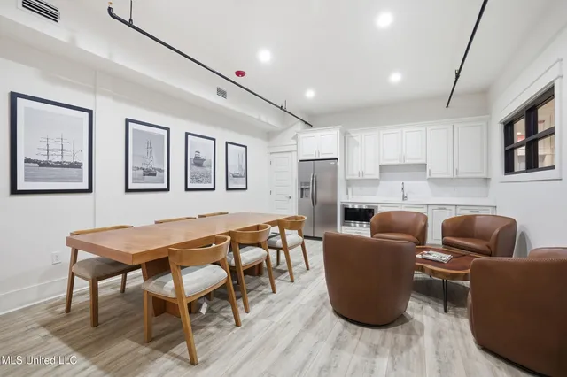 $1,075,000 | 124 Court Street, Unit 402, Bay St. Louis, MS 39520