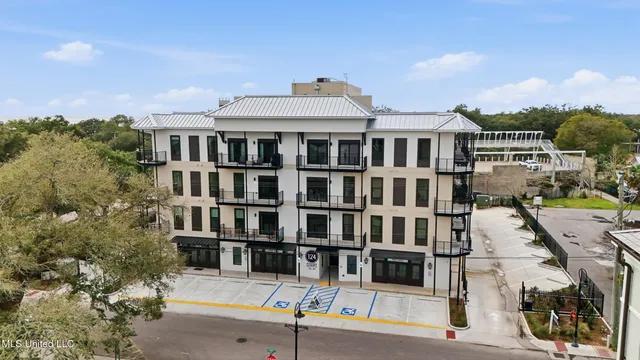 $1,075,000 | 124 Court Street, Unit 402, Bay St. Louis, MS 39520