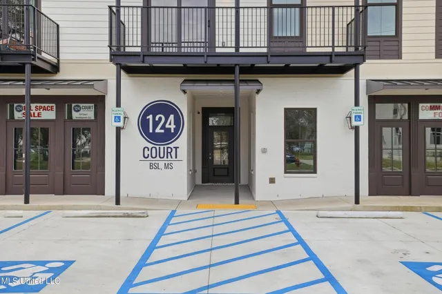 $1,075,000 | 124 Court Street, Unit 402, Bay St. Louis, MS 39520