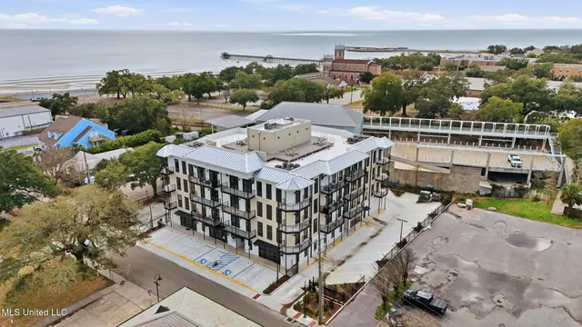$1,075,000 | 124 Court Street, Unit 402, Bay St. Louis, MS 39520