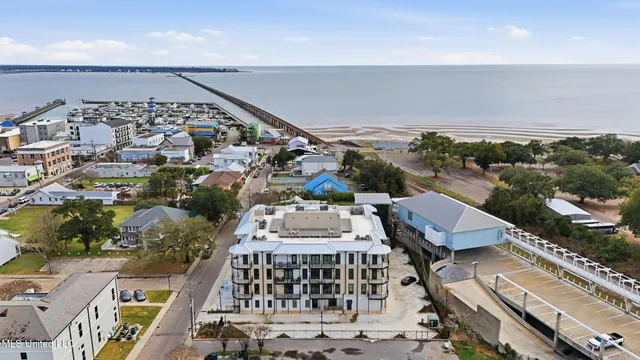 $1,075,000 | 124 Court Street, Unit 402, Bay St. Louis, MS 39520