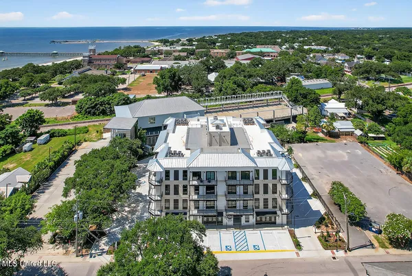 $995,000 | 124 Court Street, Unit 402, Bay St. Louis, MS 39520