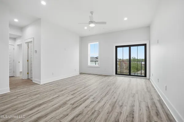 $995,000 | 124 Court Street, Unit 402, Bay St. Louis, MS 39520