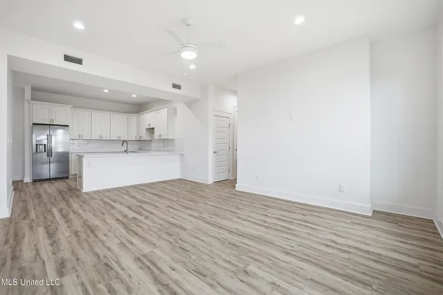 $1,075,000 | 124 Court Street, Unit 402, Bay St. Louis, MS 39520