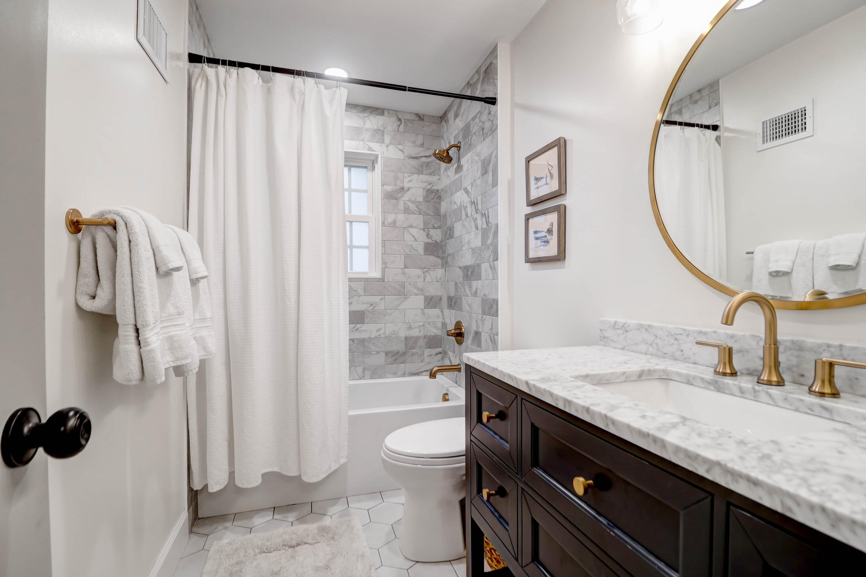 8 Charlestowne Road Charleston, SC 29407 - Photo 15 of 24 Guest Bathroom