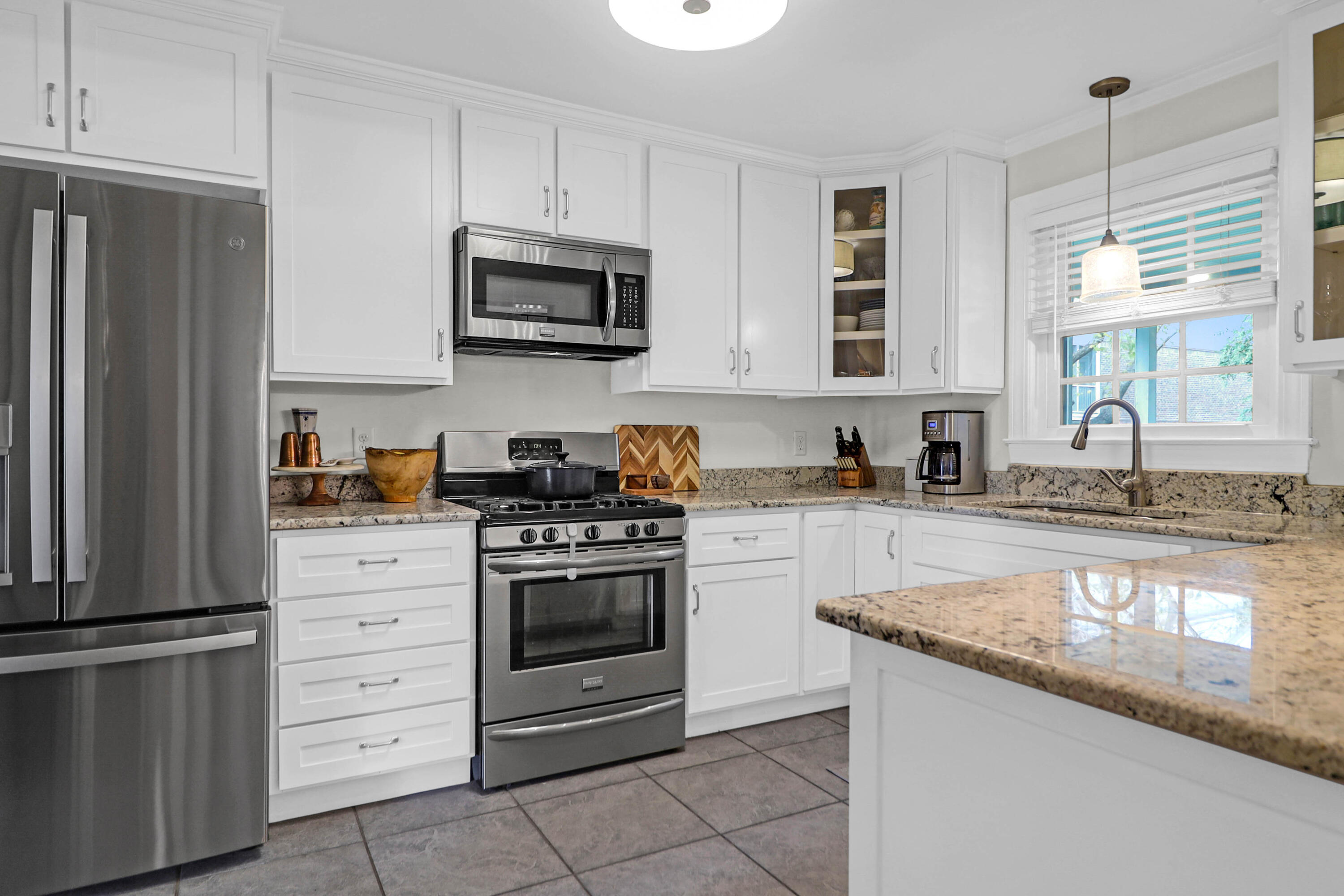 8 Charlestowne Road Charleston, SC 29407 - Photo 8 of 24 Kitchen