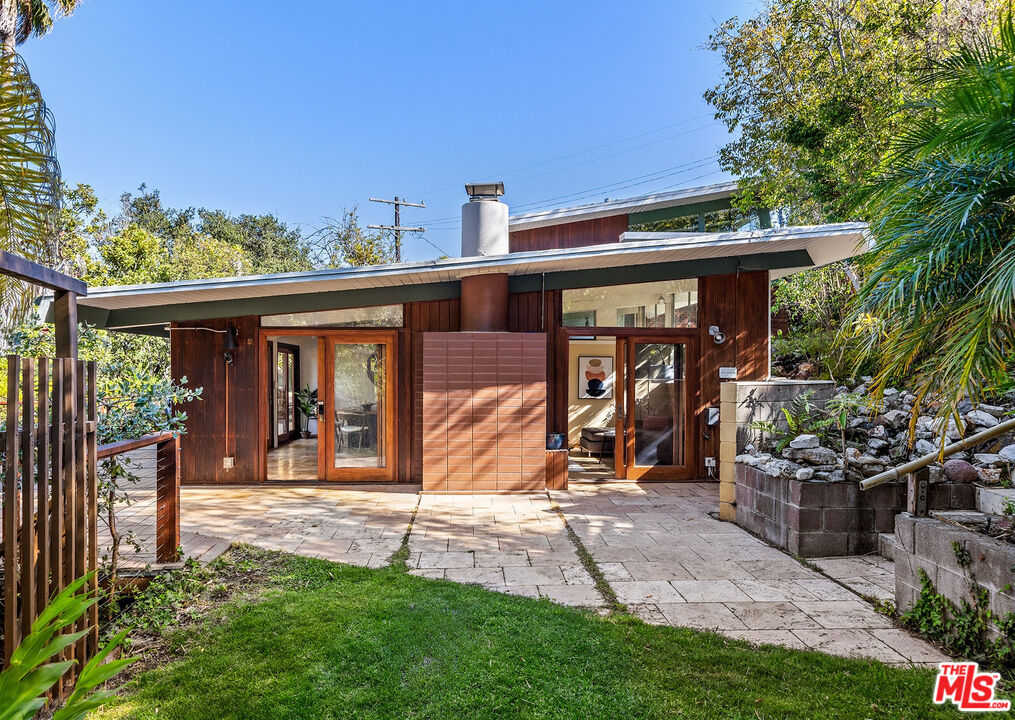 716 Rochedale Way Los Angeles, CA 90049 - Photo 1 of 17