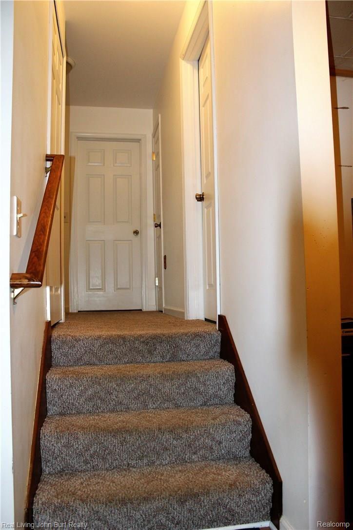 3728 West Genesee Road Lapeer, MI 48446 - Photo 10 of 18 stairway.JPG