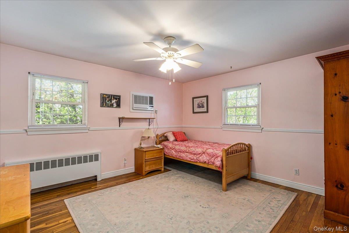80 Russell Road Garden City, NY 11530 - Photo 14 of 25 Bedroom #2