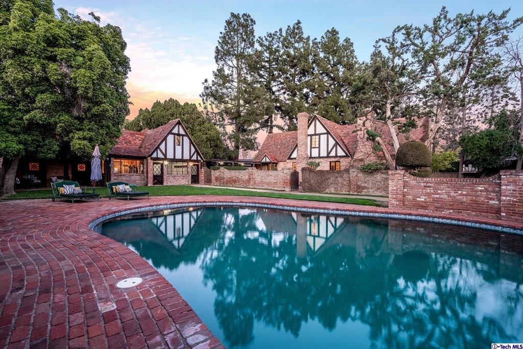 1705 Rancho Avenue Glendale, CA 91201 - Photo 4 of 53