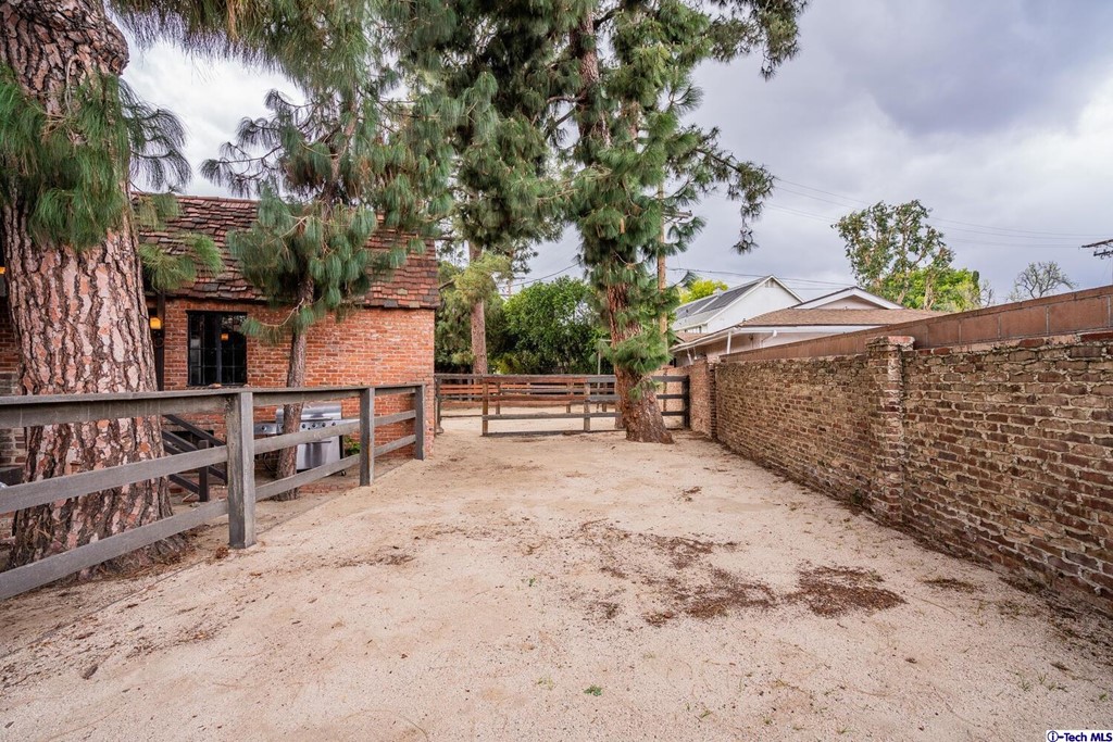 1705 Rancho Avenue Glendale, CA 91201 - Photo 43 of 53 a view of outdoor space and deck