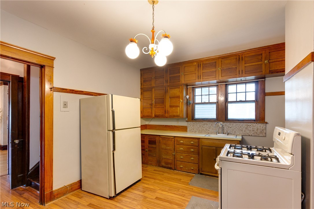 3262 Redwood Road Cleveland Heights, OH 44118 - Photo 9 of 23