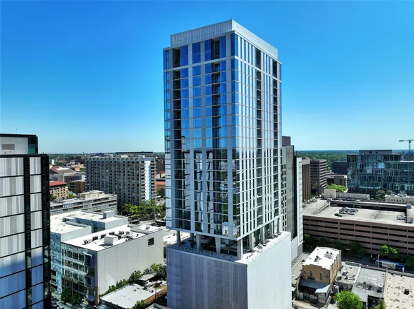 a black and white photo of a picture