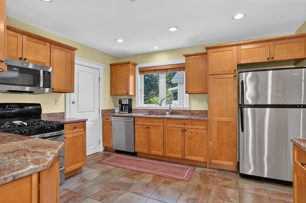 67 Webster Street, Unit 2 Arlington, MA 02474 - Photo 14 of 34