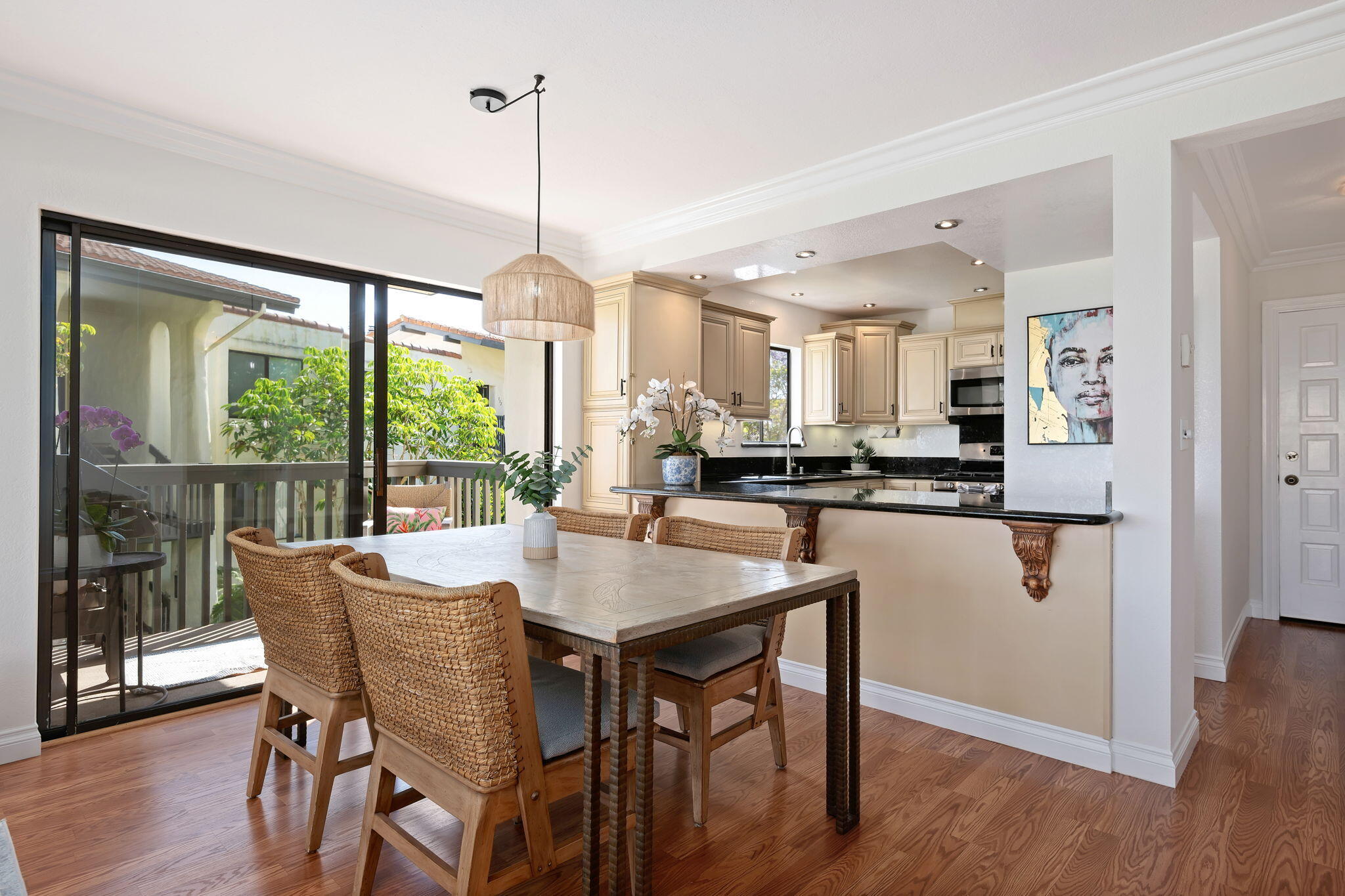 3375 Foothill Road, Unit 424 Carpinteria, CA 93013 - Photo 8 of 17 Dining_Kitchen