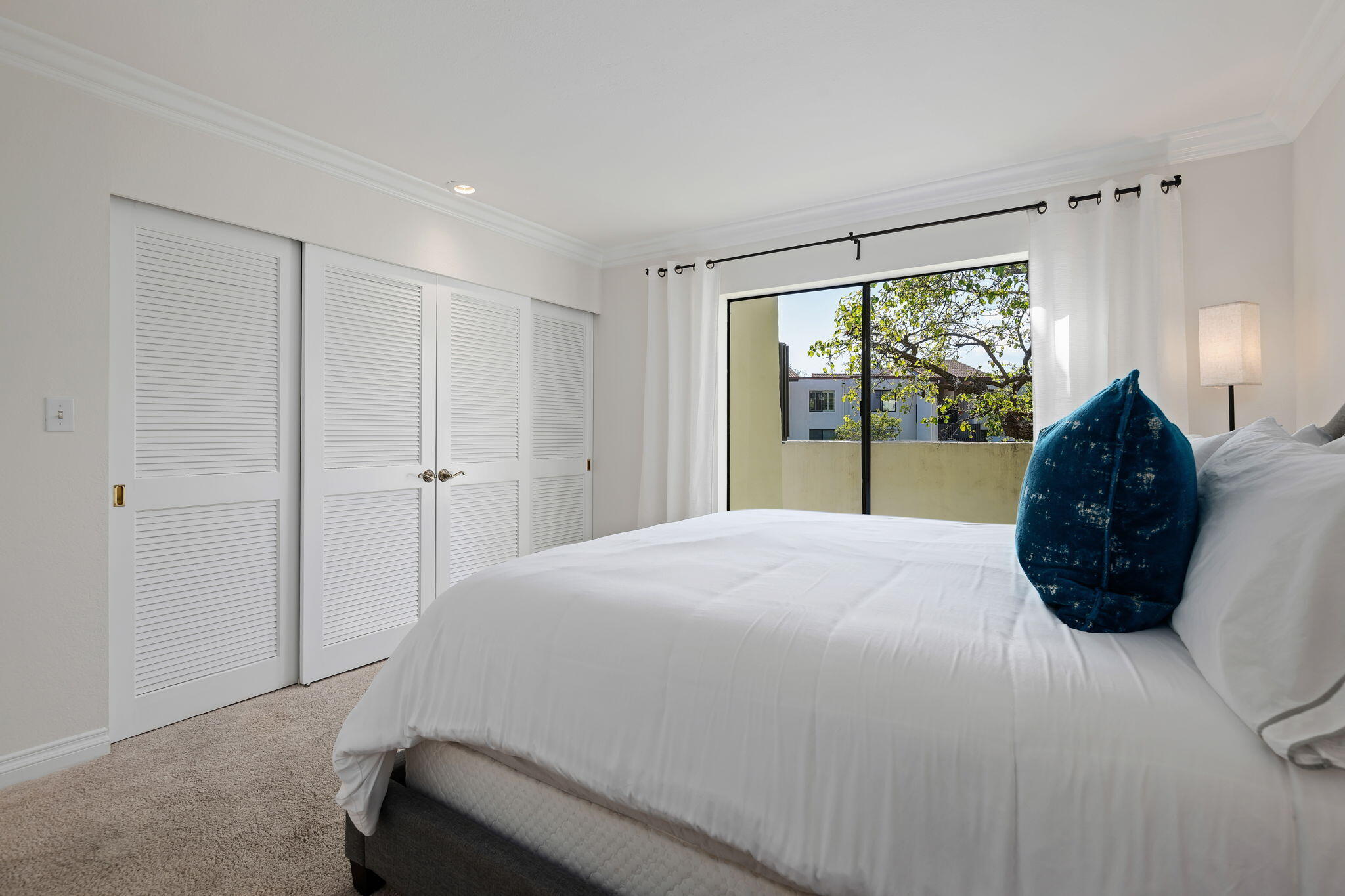 3375 Foothill Road, Unit 424 Carpinteria, CA 93013 - Photo 9 of 17 Primary_Bedroom