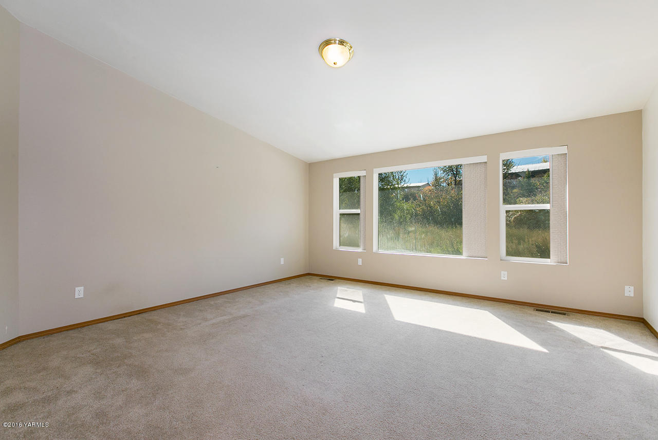 9645 South Naches Road Naches, WA 98937 - Photo 3 of 18 a view of a room with a large window