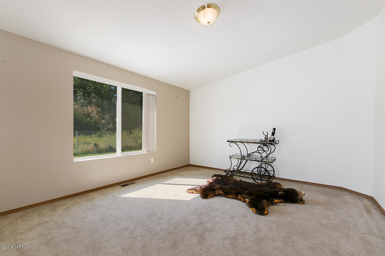 9645 South Naches Road Naches, WA 98937 - Photo 8 of 18