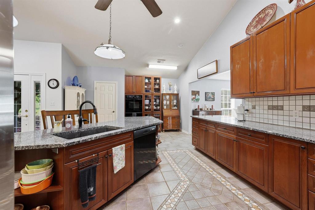 232 Magnus Road Denison, TX 75021 - Photo 23 of 40