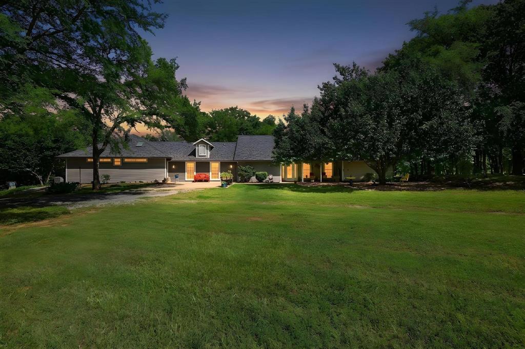 232 Magnus Road Denison, TX 75021 - Photo 4 of 40