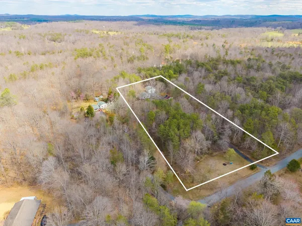 $450,000 | 3319 Angus Road, Barboursville, VA 22923