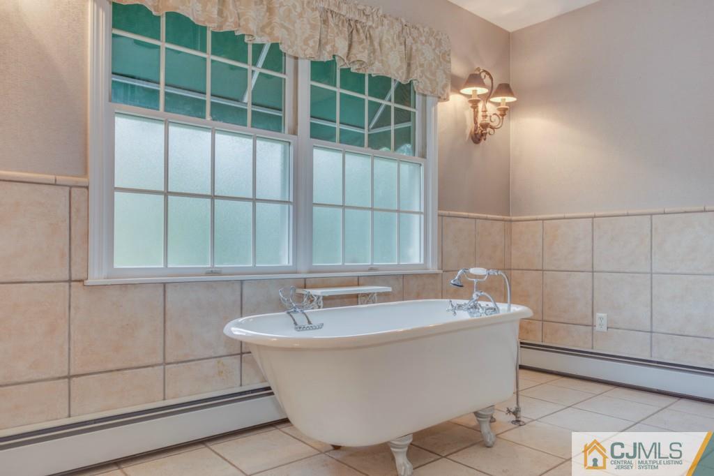 401 New Dover Road Colonia, NJ 07067 - Photo 12 of 23 Gallery Image 12