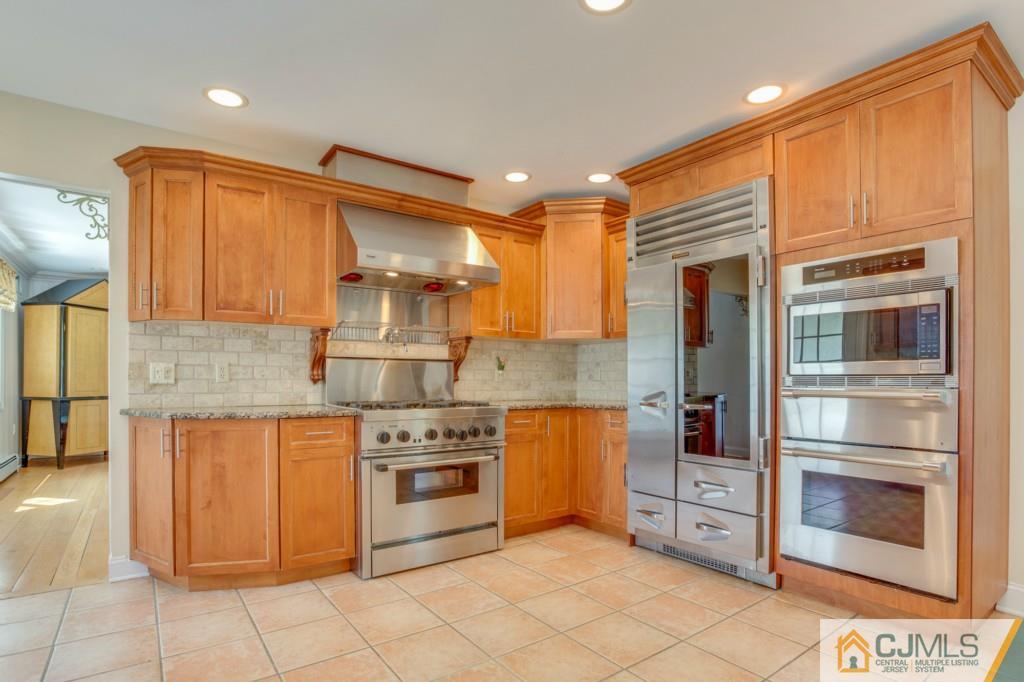 401 New Dover Road Colonia, NJ 07067 - Photo 8 of 23 Gallery Image 8