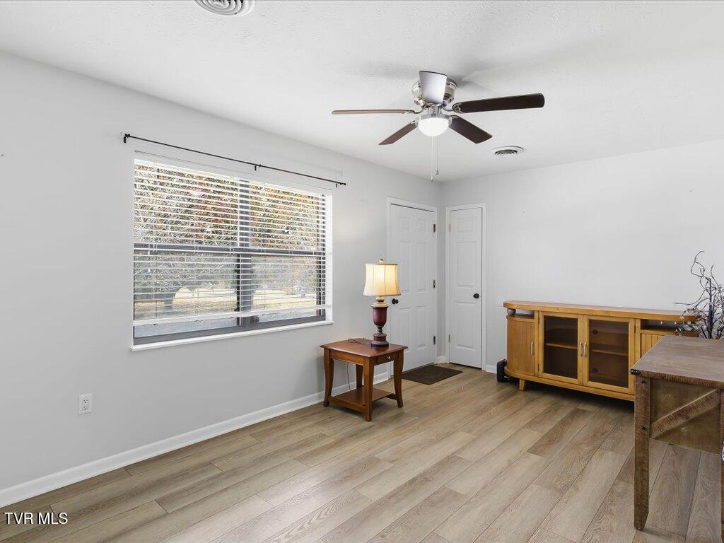 1663 Meadow Spring Drive Jefferson City, TN 37760 - Photo 5 of 33 1663 Meadow Spring Dr - 5