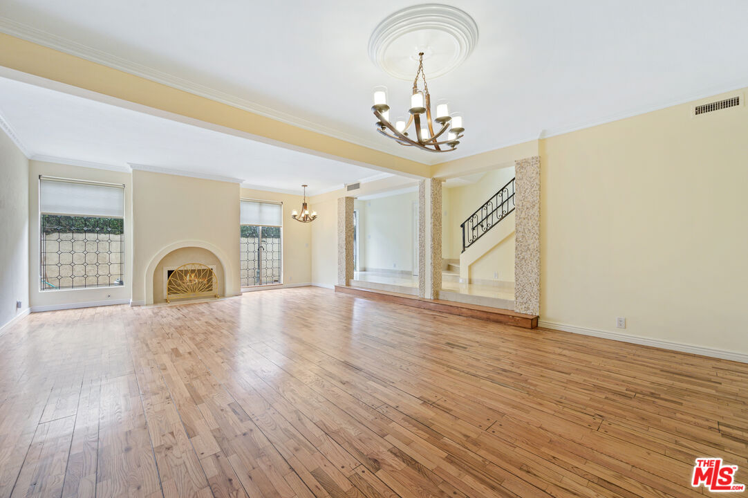 12330 Montana Avenue, Los Angeles, CA 90049 Compass