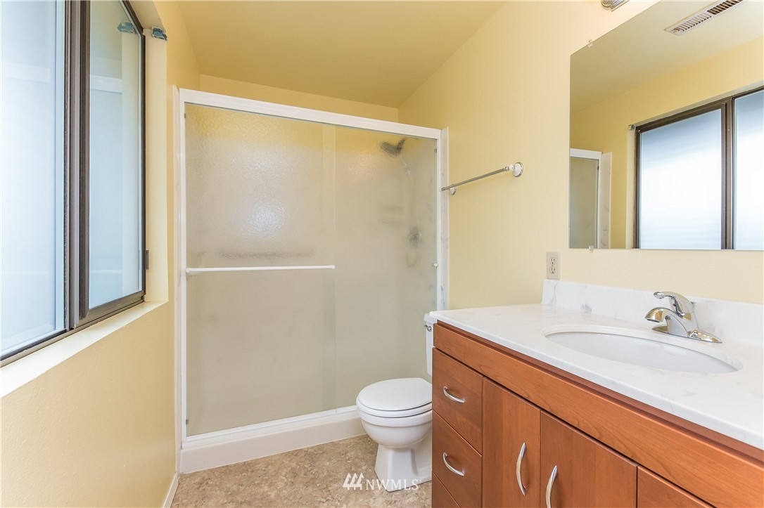 16241 Southeast 176th Place Renton, WA 98058 - Photo 14 of 16 Gallery Image 14