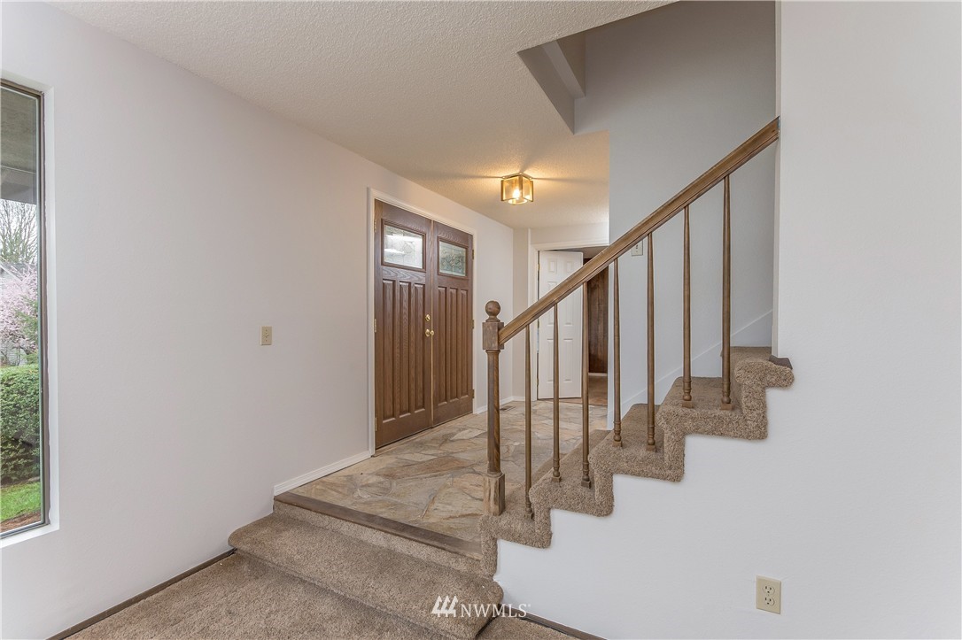 16241 Southeast 176th Place Renton, WA 98058 - Photo 3 of 16 Gallery Image 3