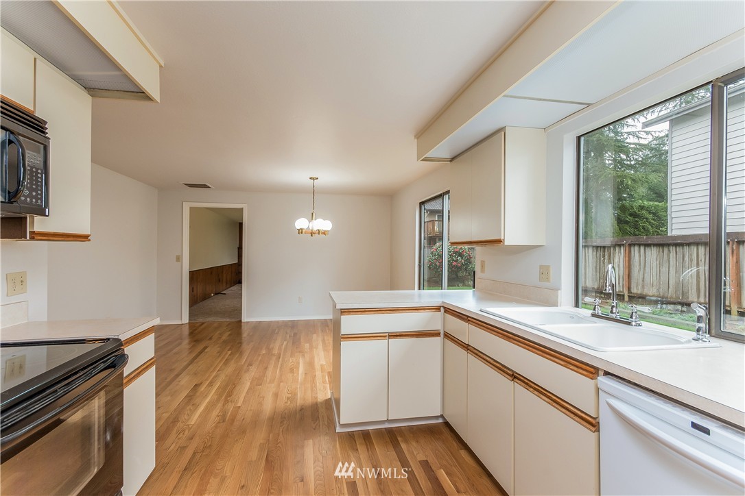 16241 Southeast 176th Place Renton, WA 98058 - Photo 4 of 16 Gallery Image 4