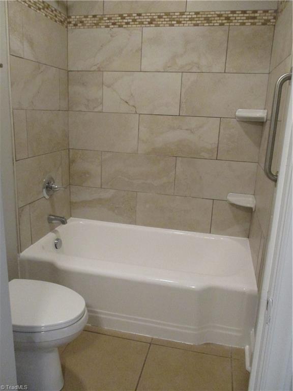 1107 Tipton Street High Point, NC 27262 - Photo 31 of 50 Primary full bathroom