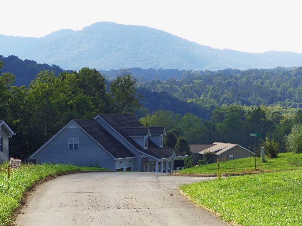 14 Meadowood Road Newport, TN 37821 - Photo 17 of 24 Gallery Image 17