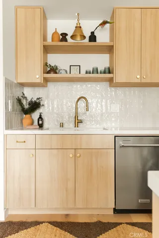 $649,000 | 334 Gladys Avenue, Unit 305, Long Beach, CA 90814