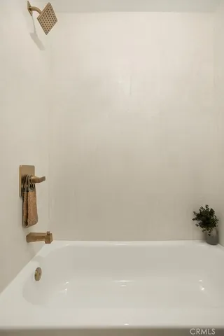 $649,000 | 334 Gladys Avenue, Unit 305, Long Beach, CA 90814