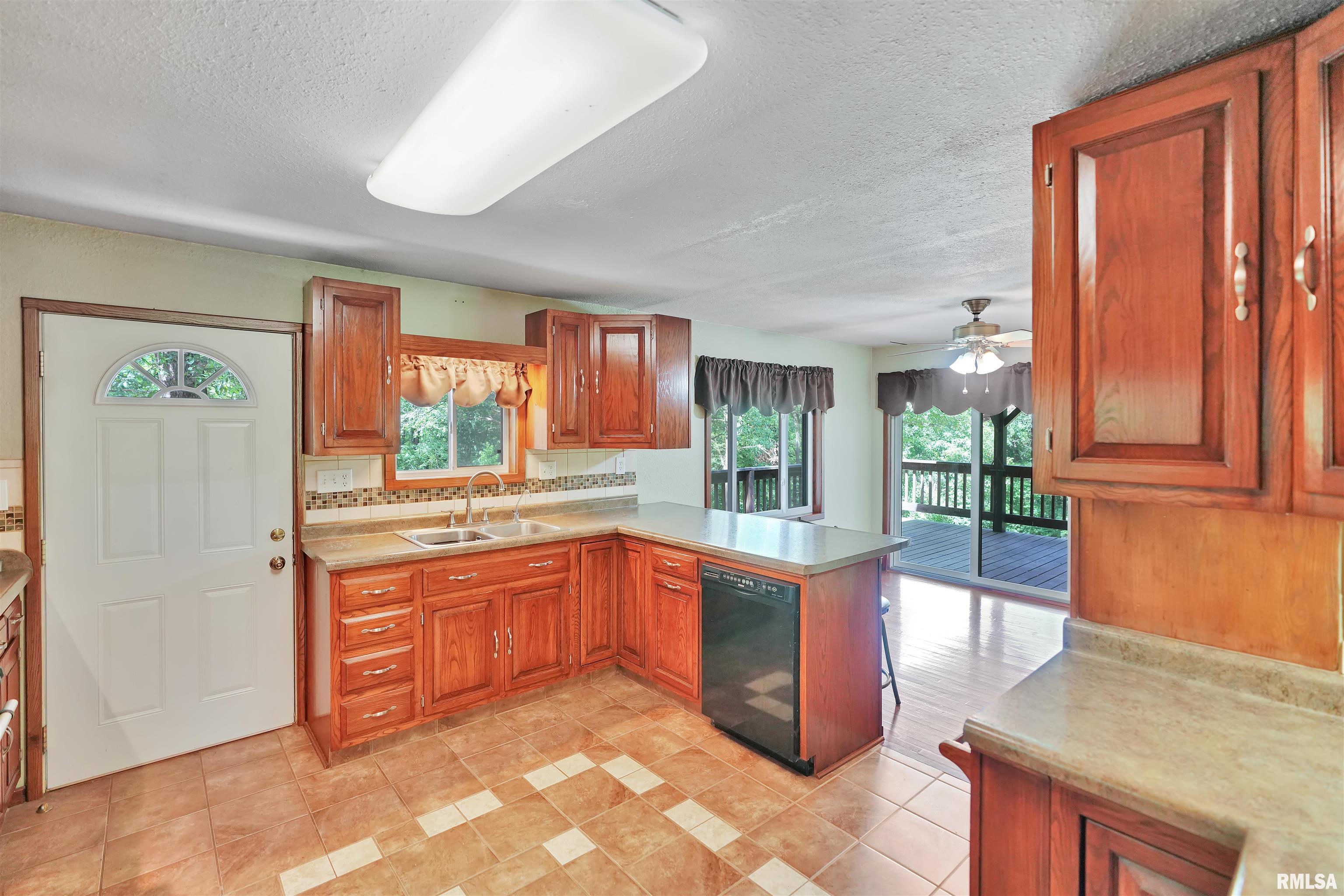 21210 Silver Creek Road Farmington, IL 61531 - Photo 13 of 62 Gallery Image 13