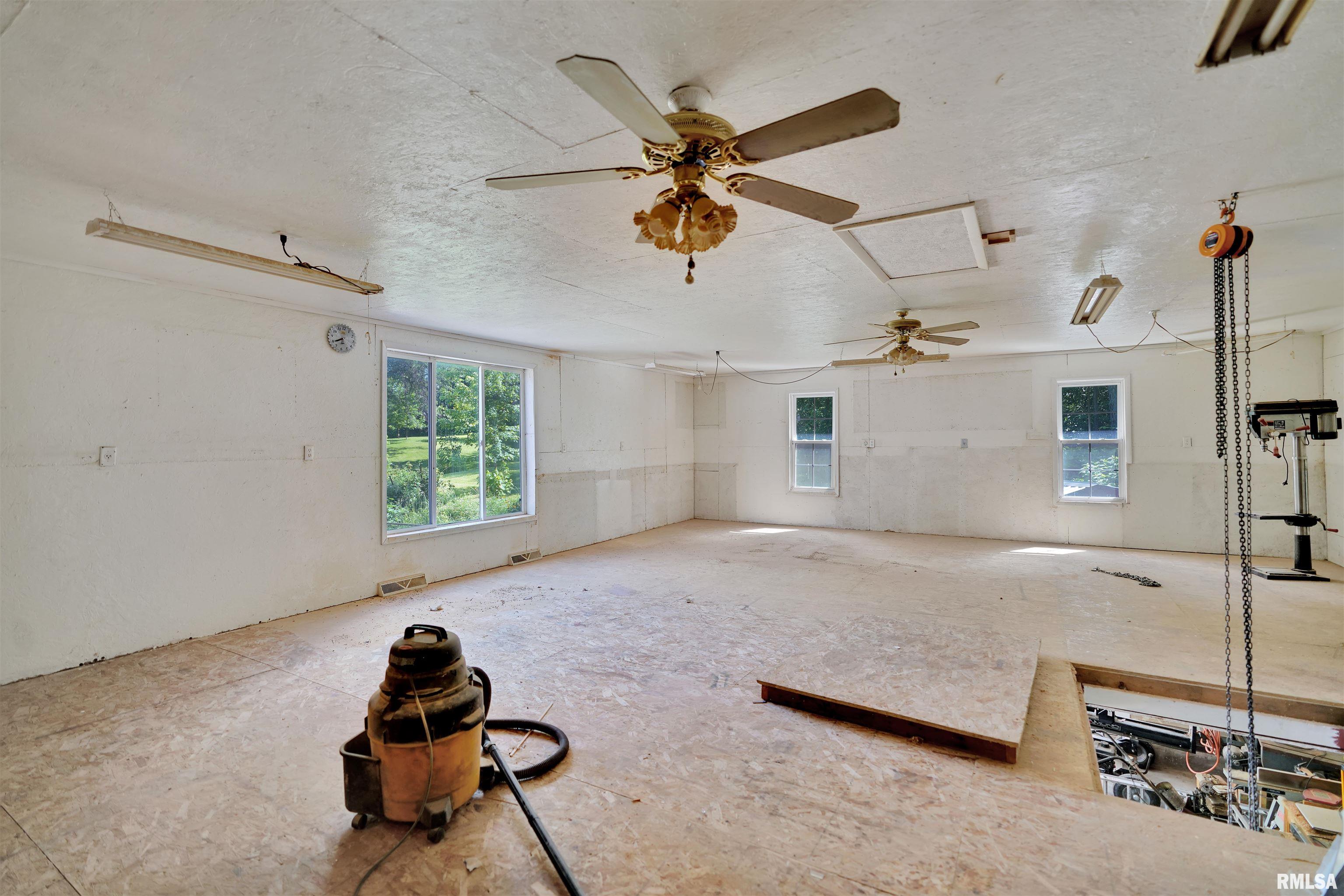 21210 Silver Creek Road Farmington, IL 61531 - Photo 54 of 62 Gallery Image 54