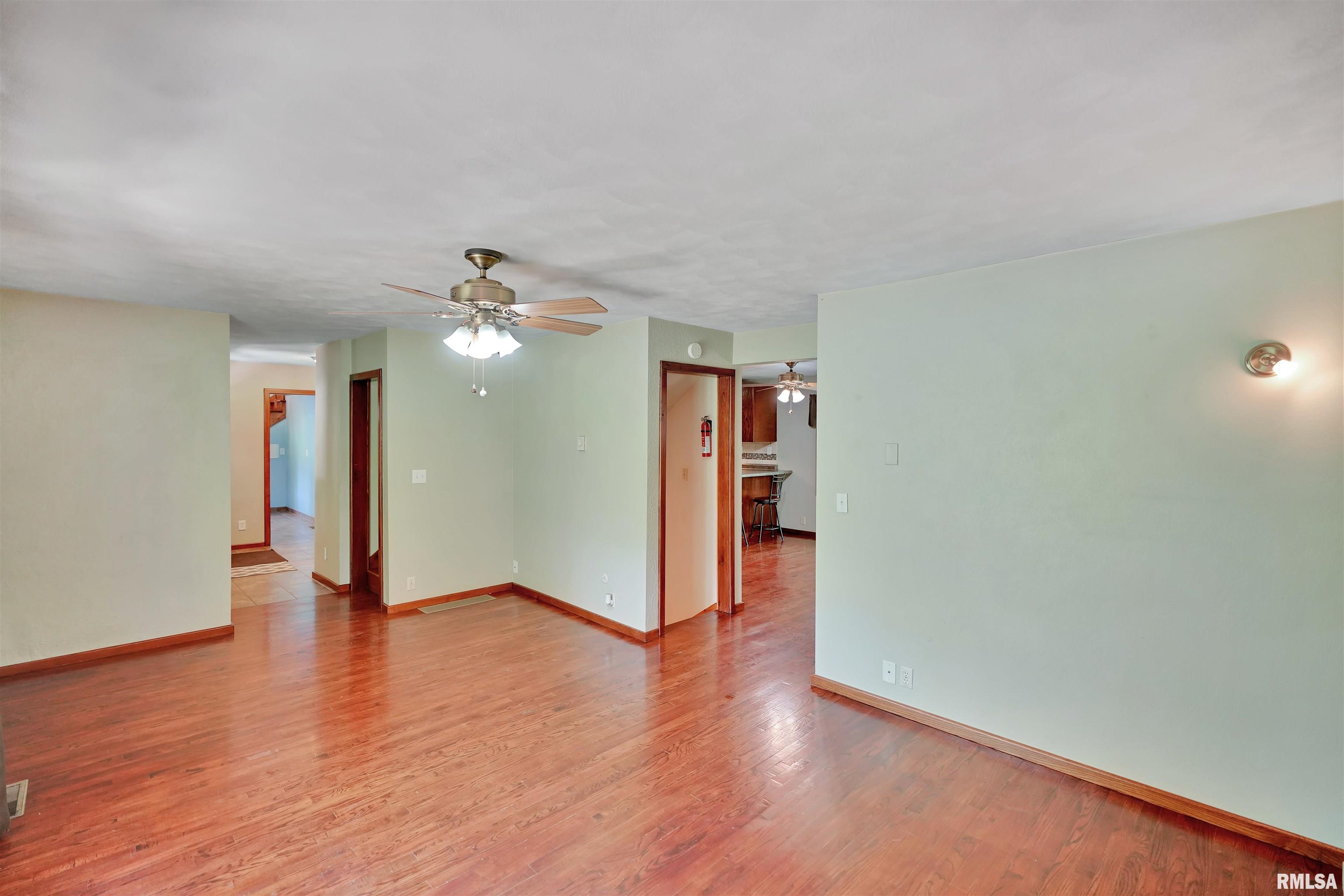 21210 Silver Creek Road Farmington, IL 61531 - Photo 6 of 62 Gallery Image 6