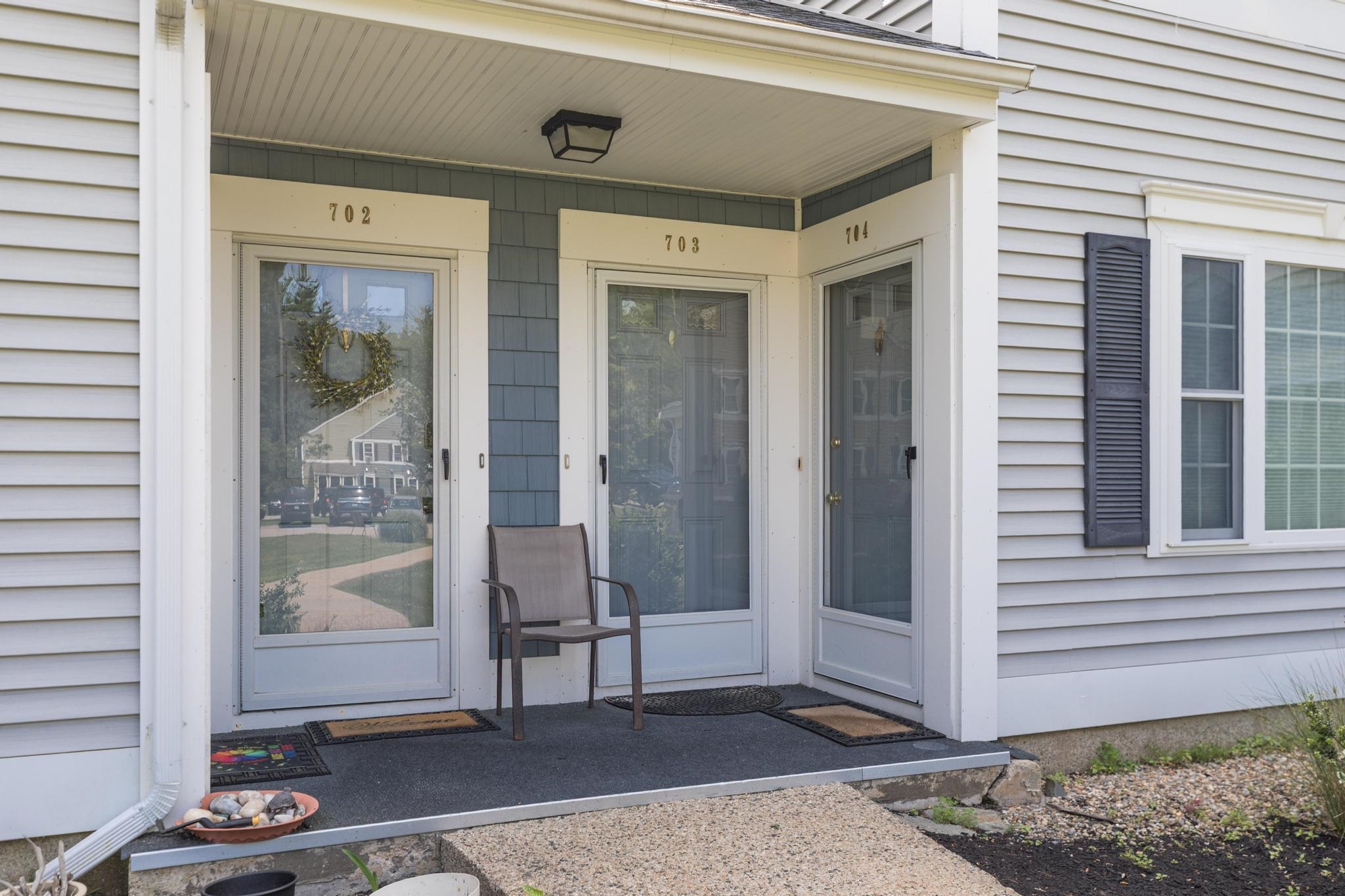 703 Spring Brook Circle Portsmouth, NH 03801 - Photo 4 of 31