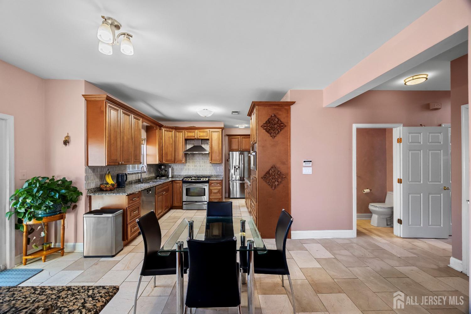 9 Yorktown Road Monmouth Junction, NJ 08852 - Photo 17 of 55 Gallery Image 17